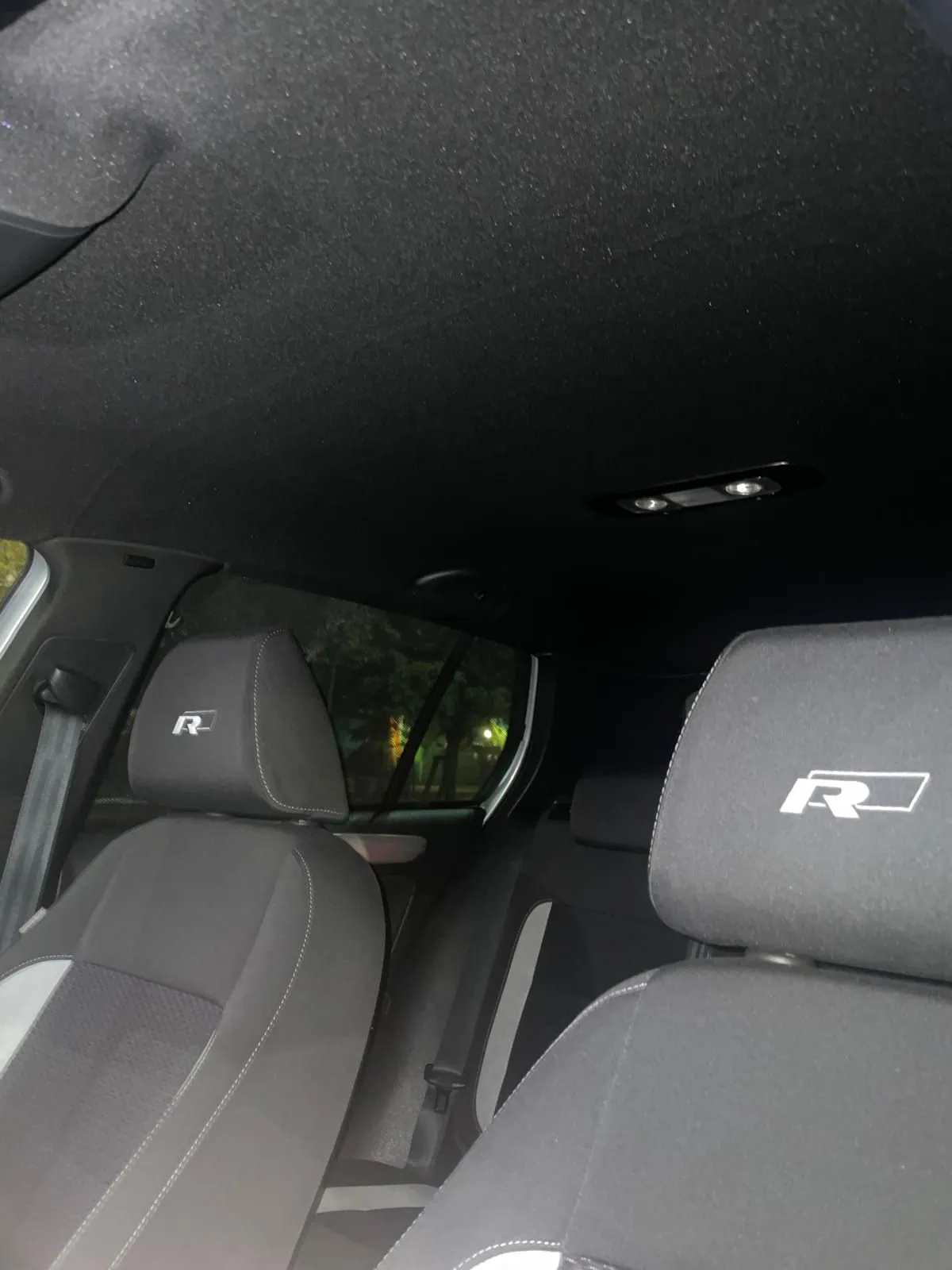Plafon auto înainte de retapițare